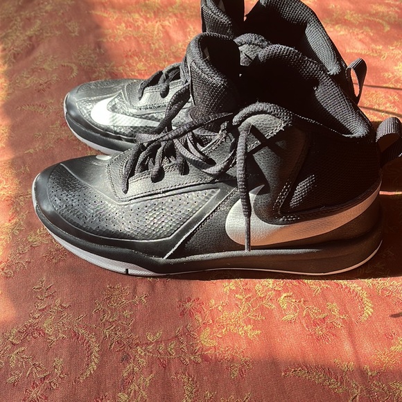 Nike team hustle D7 used high top black sneakers - Picture 3 of 9